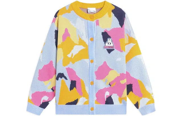 李宁儿童 童装 运动生活系列 迷彩满印设计单排扣针织衫 女童 黄蓝雪山迷彩