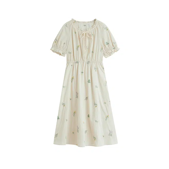 茵曼 清新刺绣圆领荷叶边泡泡袖长裙短袖连衣裙 女款