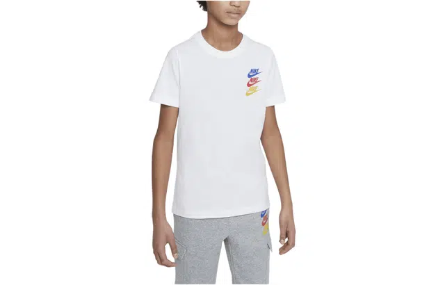Nike Sportswear Standard Issue T