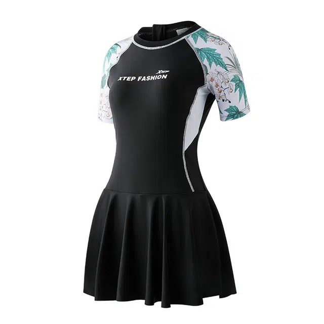 特步 专业保守连体裙摆植物印花拼接泳装裙 女款 黑色