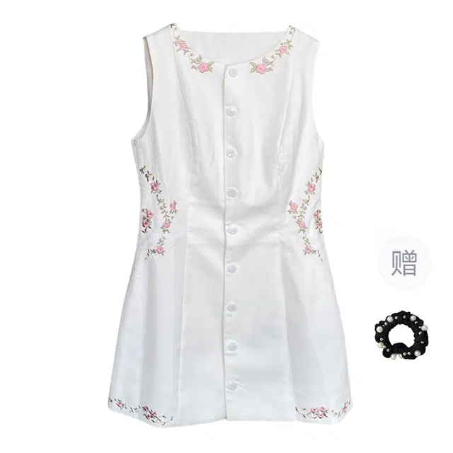 雾闪闪 法式甜美花朵刺绣圆领背心短裙名媛气质收腰显瘦无袖连衣裙 女款