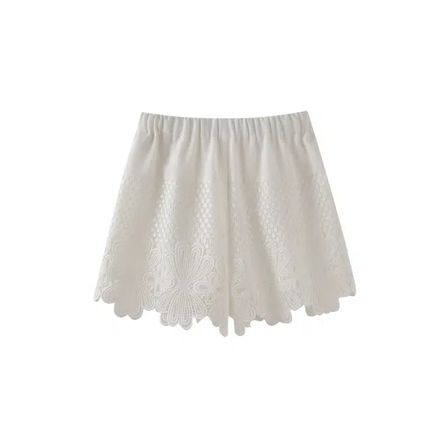 花栗鼠小姐 花间昼梦优雅法式重工夏日镂空刺绣蕾丝休闲短裤 女款