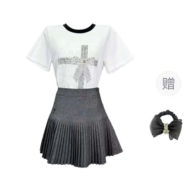 雾闪闪 时尚舒适短袖上衣气质百搭短裙裙装套装 女款