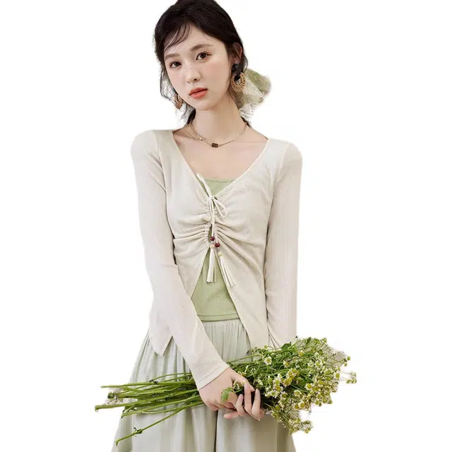 谜秀 森女少女温柔木耳边针织衫女撞色抽绳系带小众设计感裙装套装 女款 奶油绿