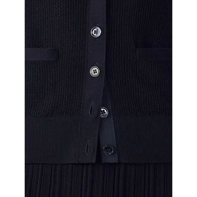 THOM BROWNE FW24 V