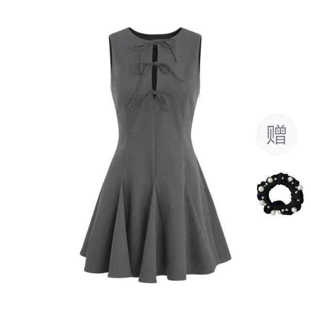 雾闪闪 时尚韩系千金风百褶短裙蝴蝶结系带镂空设计感无袖连衣裙 女款