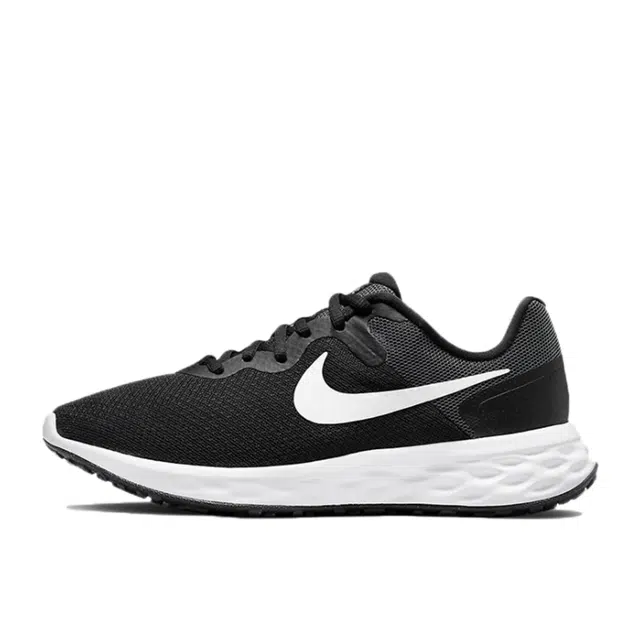 Nike REVOLUTION 6