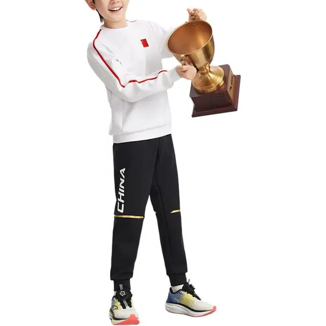 安踏儿童 亲肤舒适时尚字母印花针织运动裤 梦幻黑青少年