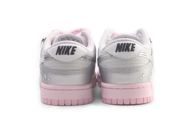 Nike Dunk "Millennium Barbie"