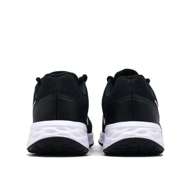 Nike REVOLUTION 6