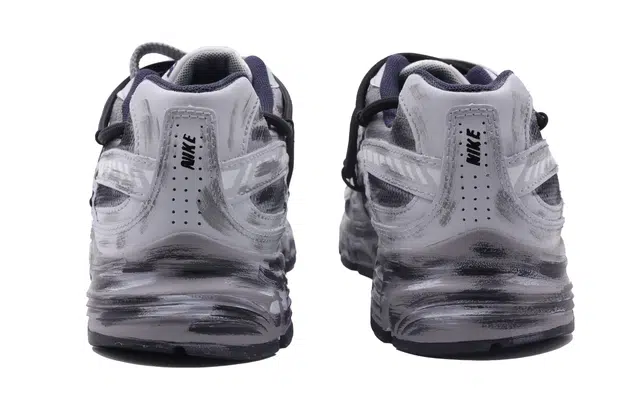 Nike Initiator