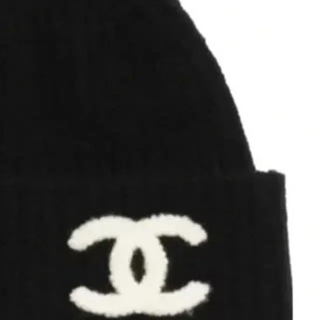 CHANEL -