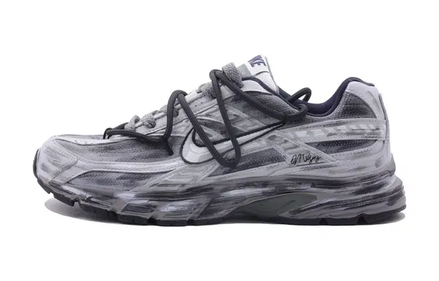 Nike Initiator