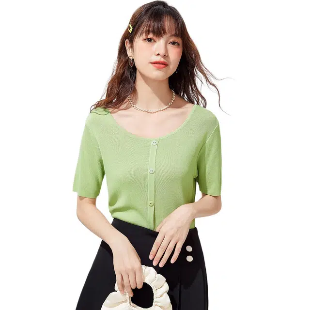 法文箱子 纯色短袖修身常规圆领小清新休闲温柔甜美风针织衫 女款