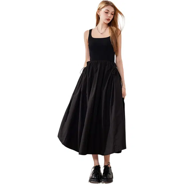 法文箱子 纯色百褶无领收腰吊带连衣裙 女款