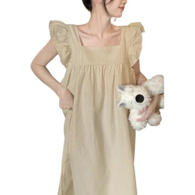 北极绒 简约宽松甜美纯色常规短袖方领套头睡裙 女款