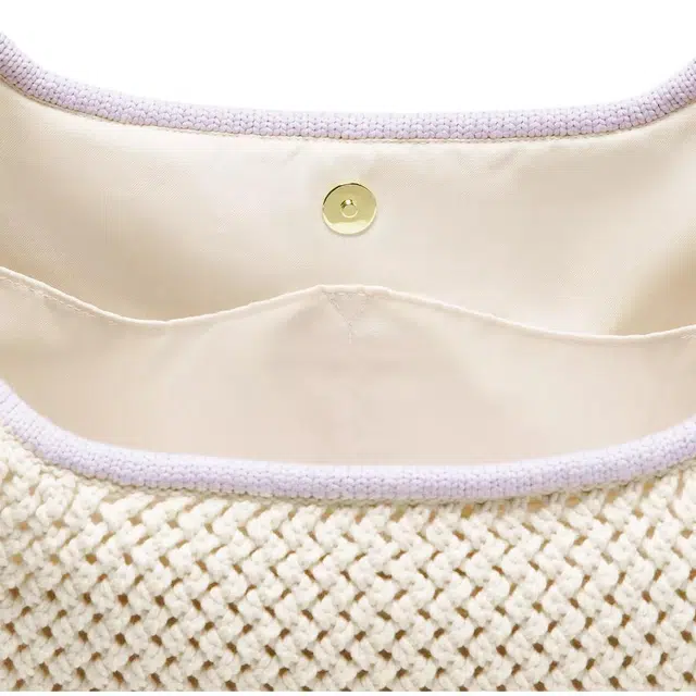lululemon 7L Logo )