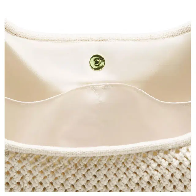 lululemon 7L Logo )