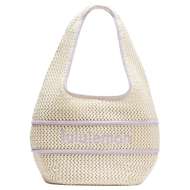 lululemon 7L Logo )