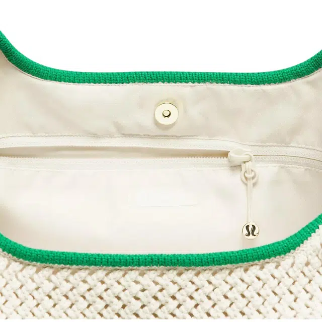 lululemon 7L Logo