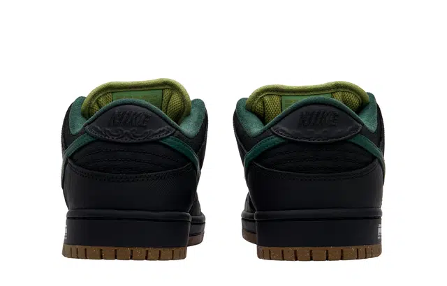 Nike Dunk SB "black magic"