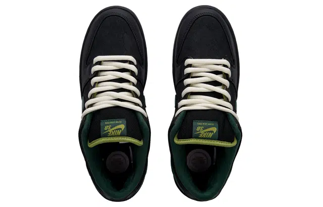 Nike Dunk SB "black magic"