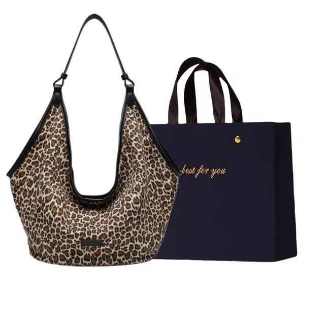 Z 1979 PU Tote