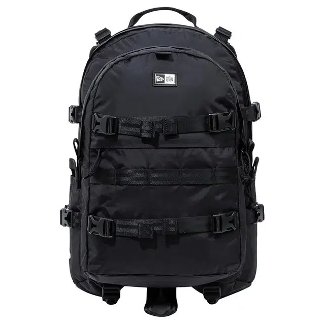 New Era 34L Mild Carrier Logo