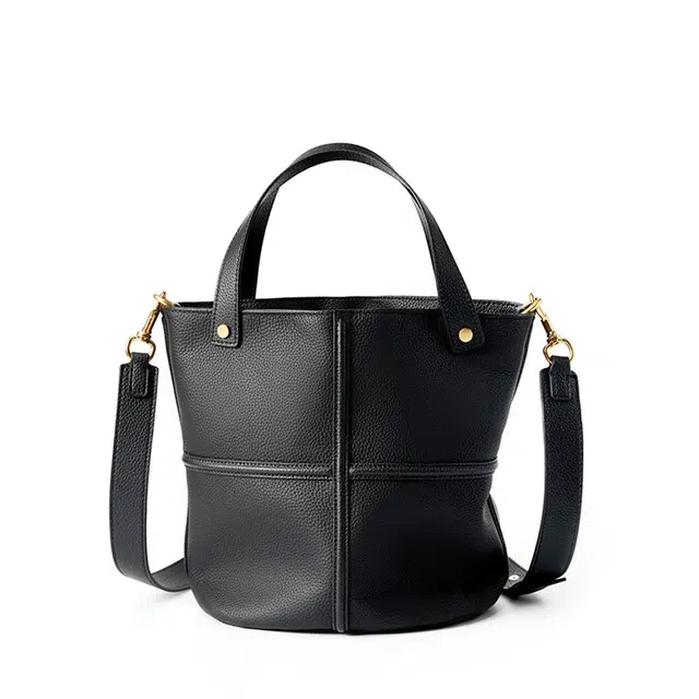 VANDEE Bucket Bag