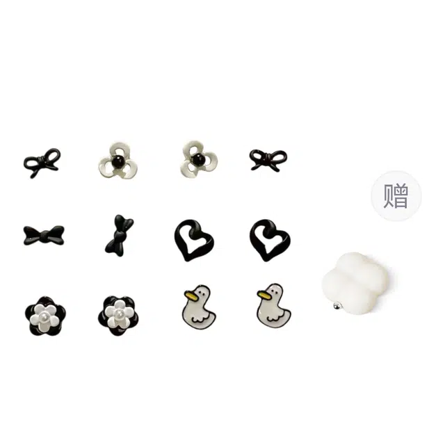 希遇 可爱小巧活泼 轻奢精致高级 优雅时尚 简约风 小众设计日常百搭  #好运 合金 耳钉 女款