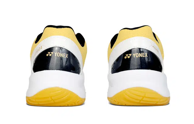 YONEX Power Cushion 101CR
