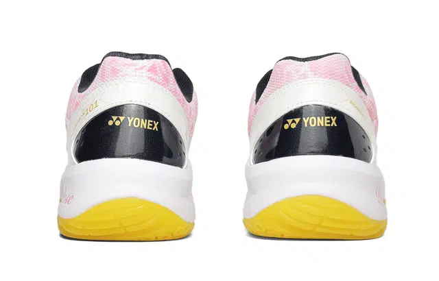 YONEX Power Cushion 101CR