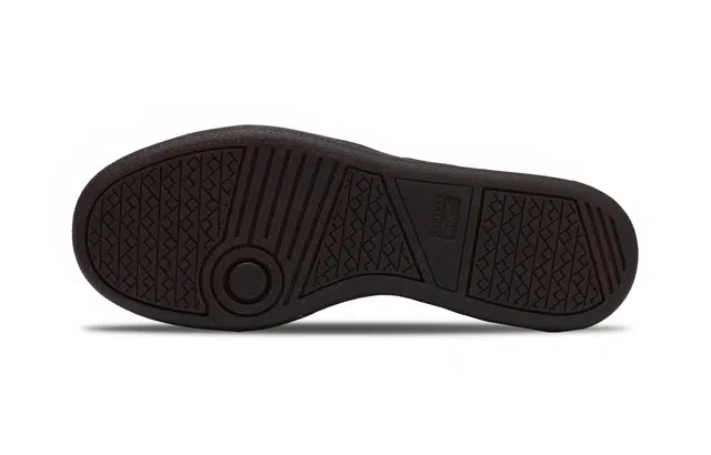 Onitsuka Tiger Advanti look