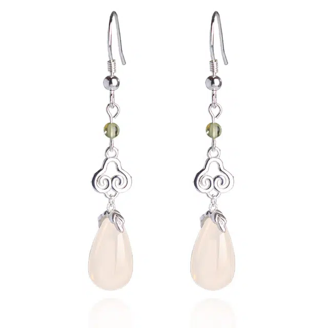 银千惠 新中式莹润玉石水滴纯银祥云耳饰 中国风旗袍汉服温柔小众气质高级感银针耳钉养耳洞 祥云送福福运连绵耳坠女生 玉髓 耳环 女款