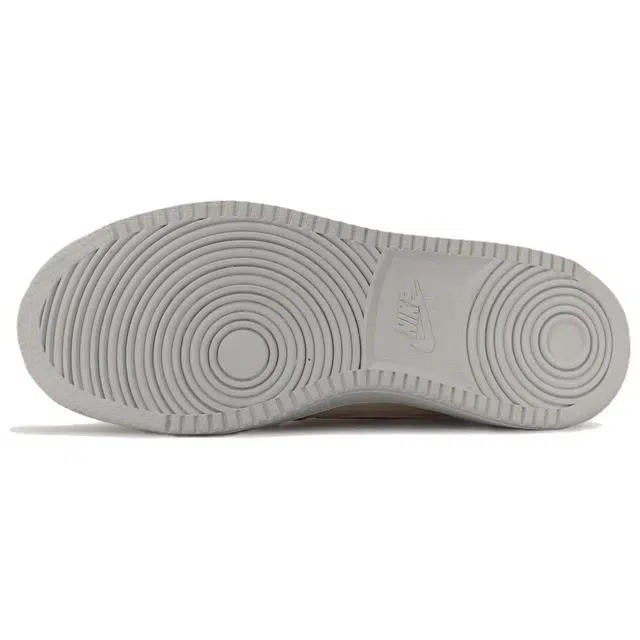 Nike EBERNON