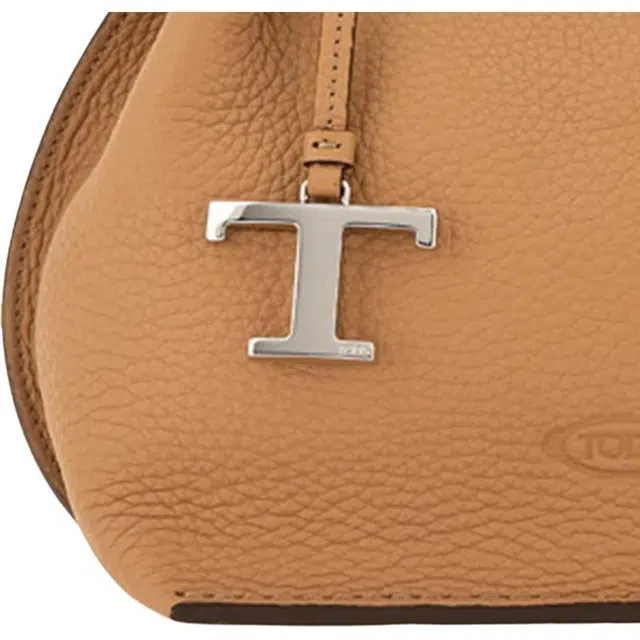 TOD'S T