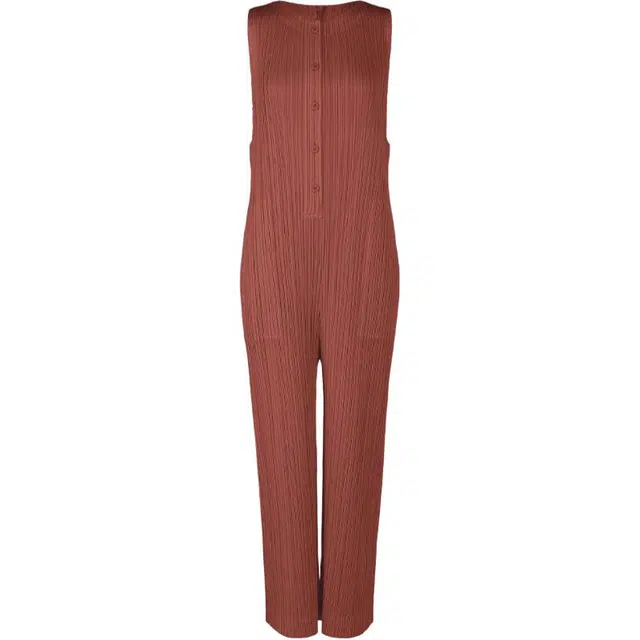 PLEATS PLEASE ISSEY MIYAKE