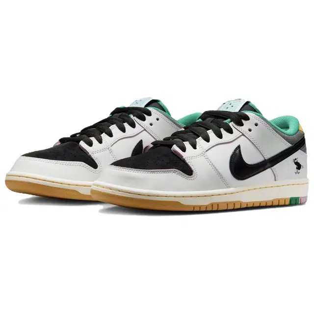 CSEF x Nike Dunk SB