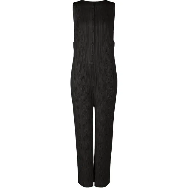 PLEATS PLEASE ISSEY MIYAKE