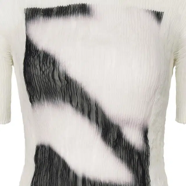 ISSEY MIYAKE T