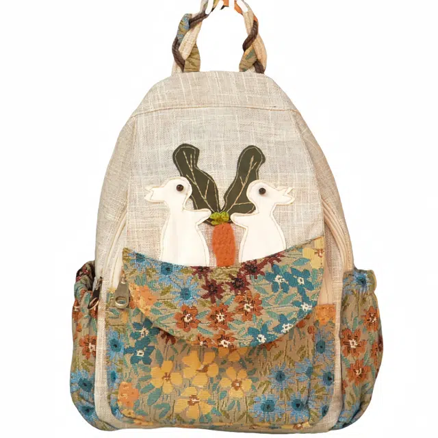 南潇湘 民族风时尚通勤简约宽肩带收纳小众设计洋气潮流外出旅游高中生大学生 棉麻布 双肩包 女款 乳白色