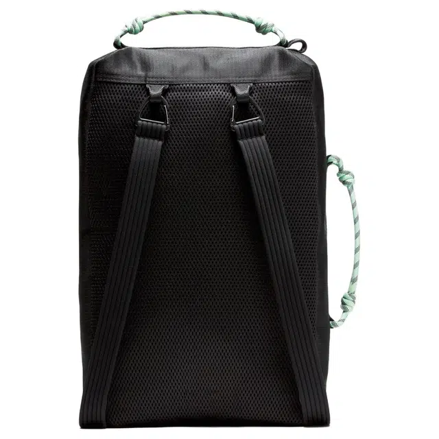 lululemon Fast Track 16L