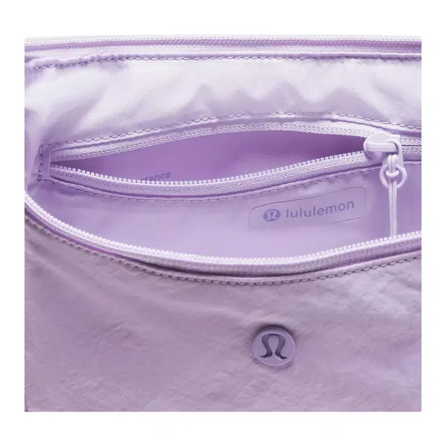 lululemon Slouchy Sling 6L