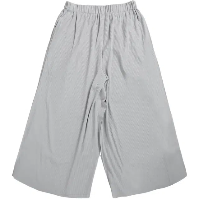 PLEATS PLEASE ISSEY MIYAKE