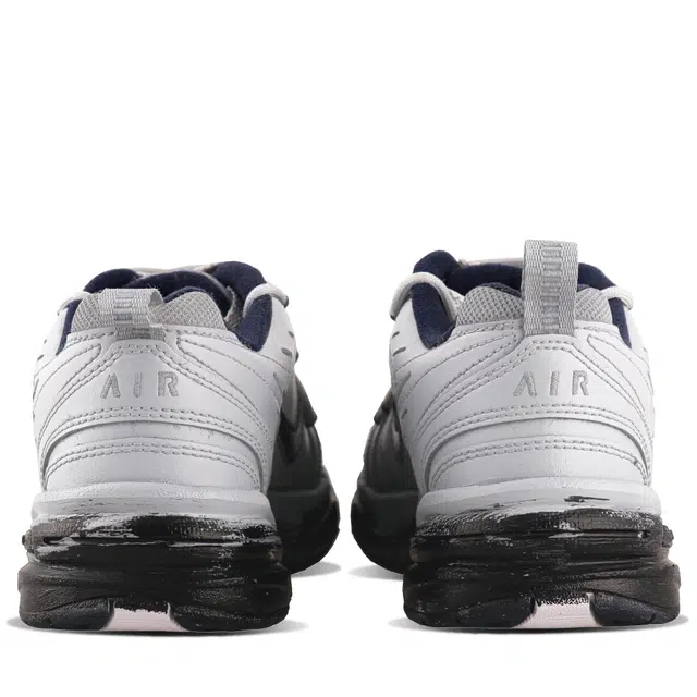 Nike Air Monarch 4