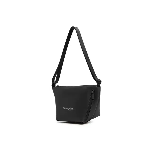 Champion ShapeShift Zipper Bag SS25
