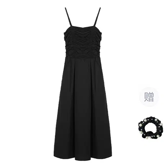 雾闪闪 法式纯欲风简约感褶皱小众设计感收腰显瘦吊带连衣裙 女款