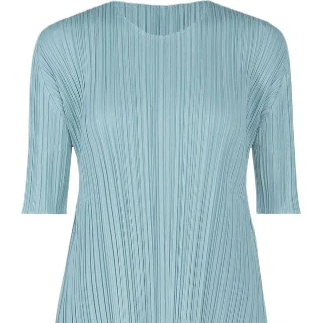 PLEATS PLEASE ISSEY MIYAKE