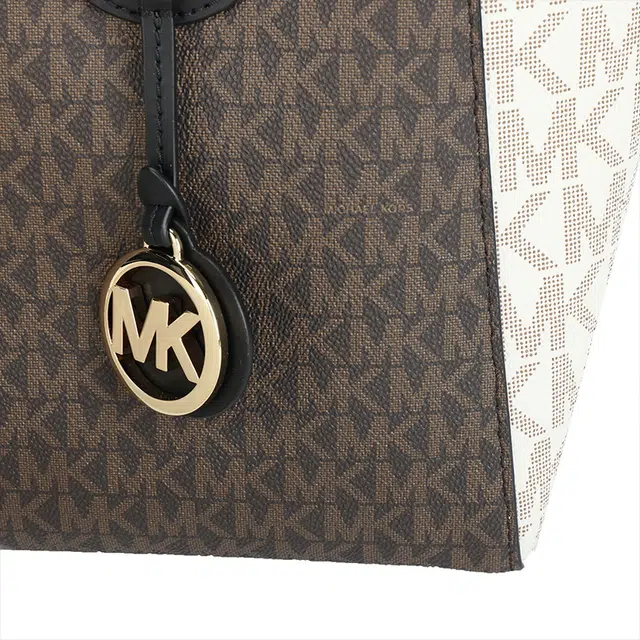 MICHAEL KORS MK Voyager LOGO