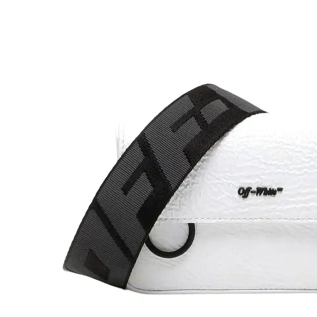 OFF-WHITE